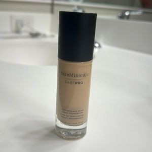 BareMinerals Bare Pro Performance Wear Foundation